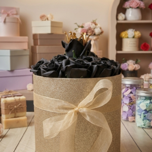 Glitter Gold-Black ! Σύνθεση από τριαντάφυλλα-σαπουνάκια σε κουτι !!